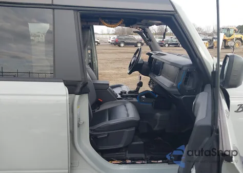 2024 Ford Bronco Black Diamond z USA, uszkodzony, nr VIN 1FMDE1BH9RLB31785